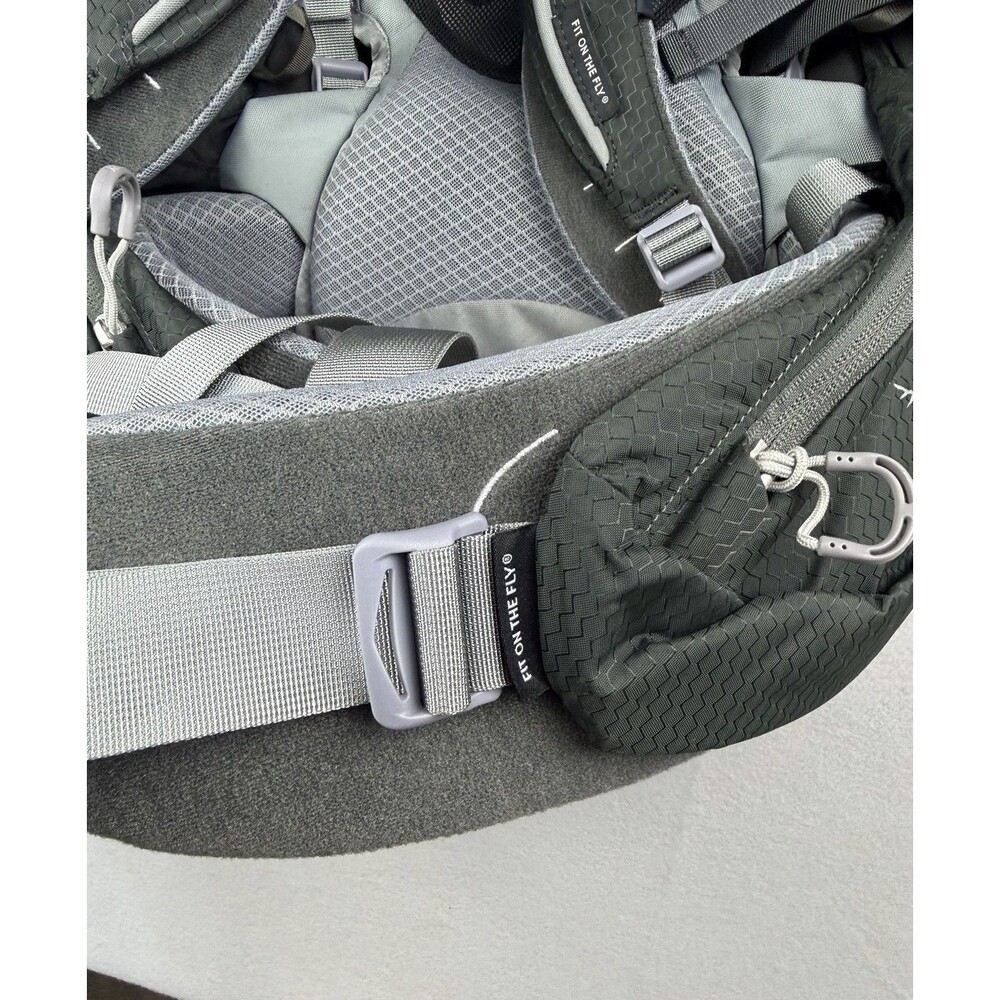 NWT Osprey Ariel 65 L Women’s Hiking Backpack Camping Pack Green Gray 3967 Cu.in - Picture 6 of 16